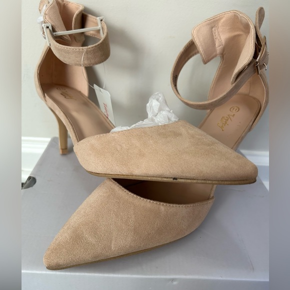 Vostey Milan Heels Tan/Nude Suede Ankle Strap Shoes size 11 NWT - Picture 2 of 10